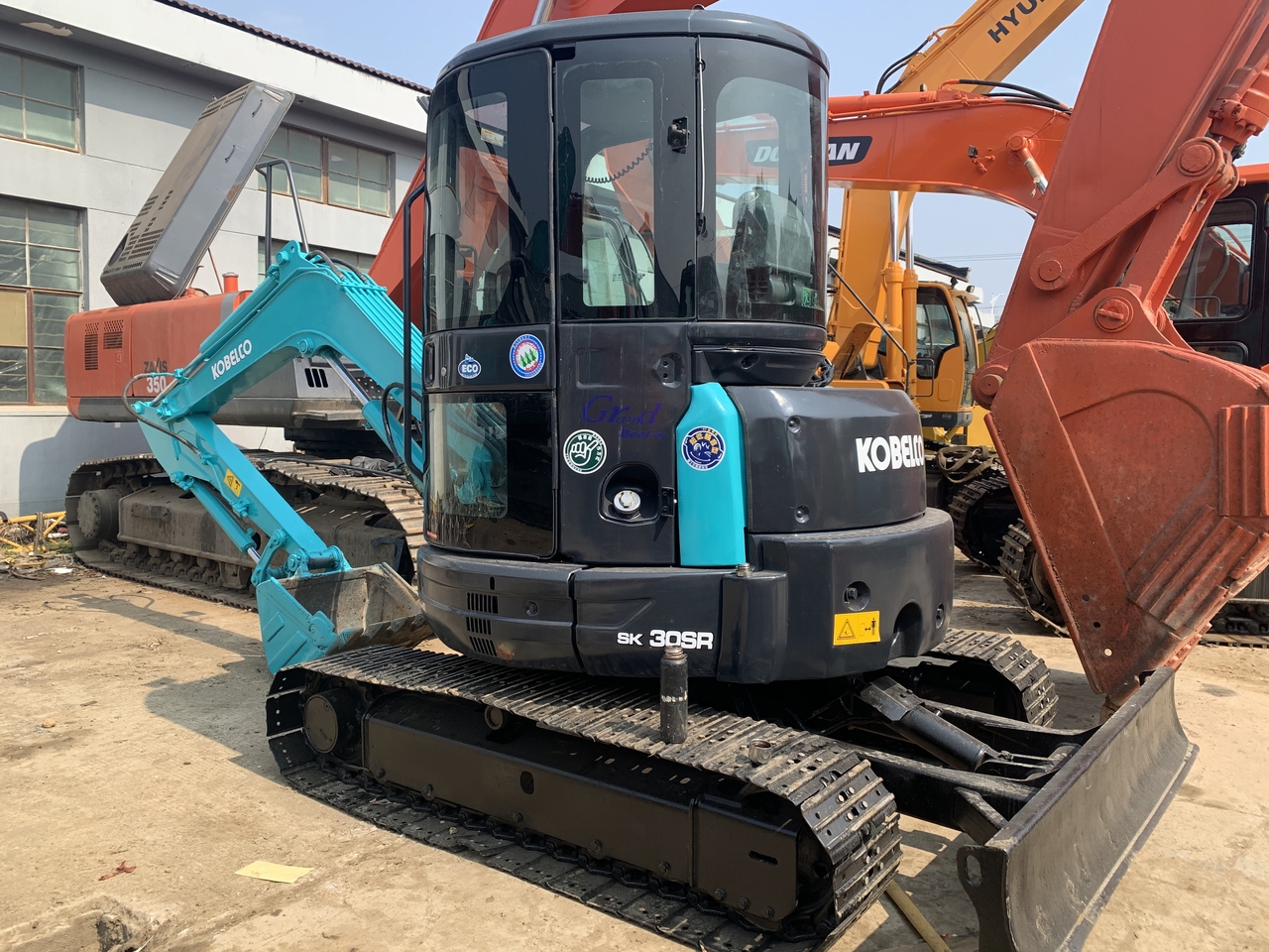 KOBELCO SK30SR - Мини багер: снимка 2 KOBELCO SK30SR - Мини багер: снимка 2