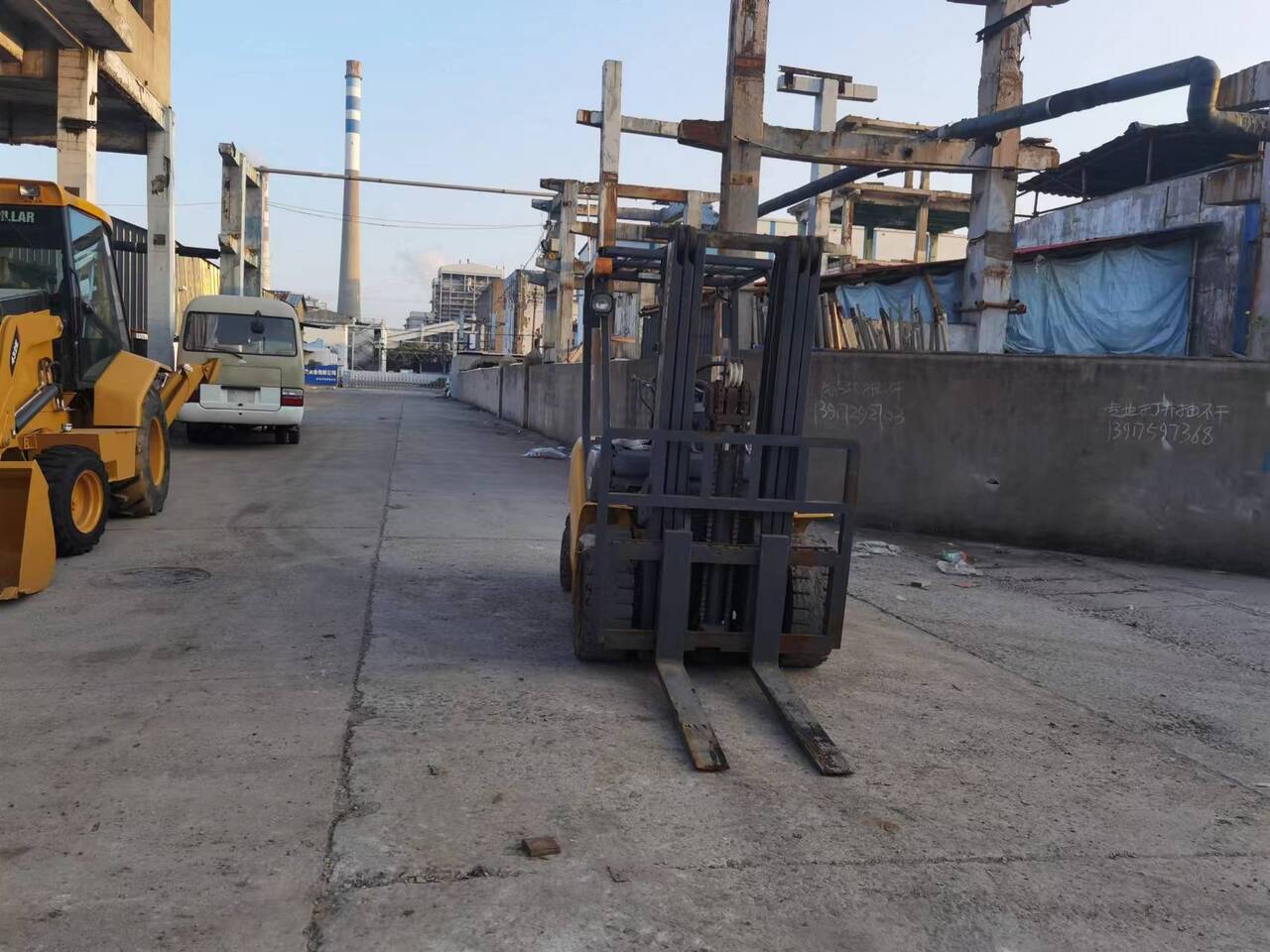 KOMATSU FD30 - Ножична работна платформа: снимка 2 KOMATSU FD30 - Ножична работна платформа: снимка 2