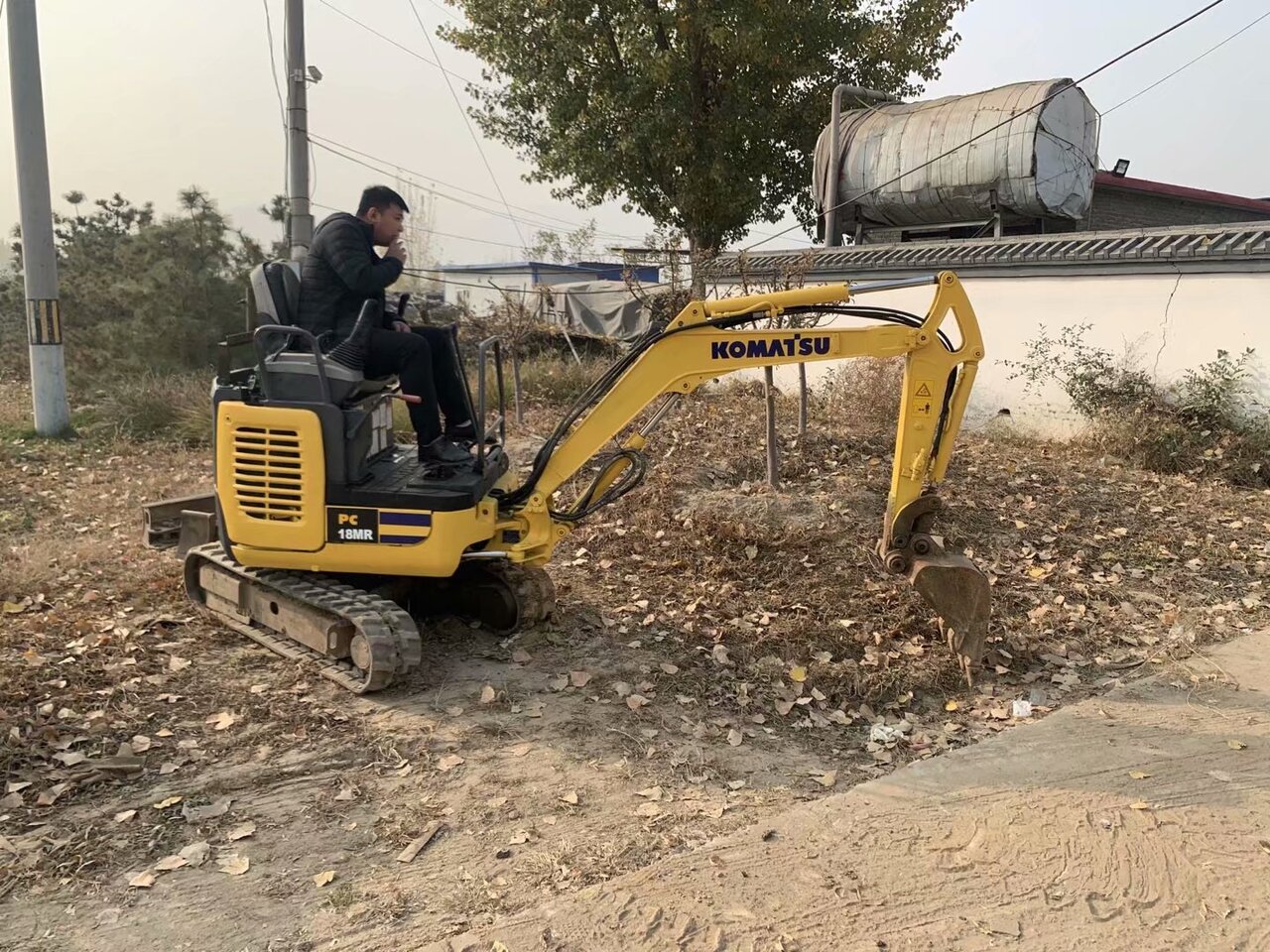 KOMATSU PC18MR - Верижен багер: снимка 2 KOMATSU PC18MR - Верижен багер: снимка 2