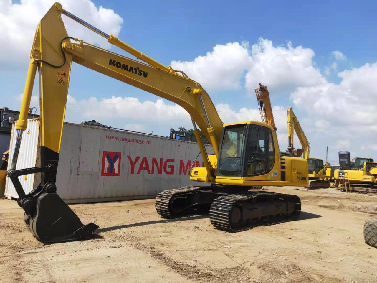 KOMATSU PC200-6 - Верижен багер: снимка 1 KOMATSU PC200-6 - Верижен багер: снимка 1