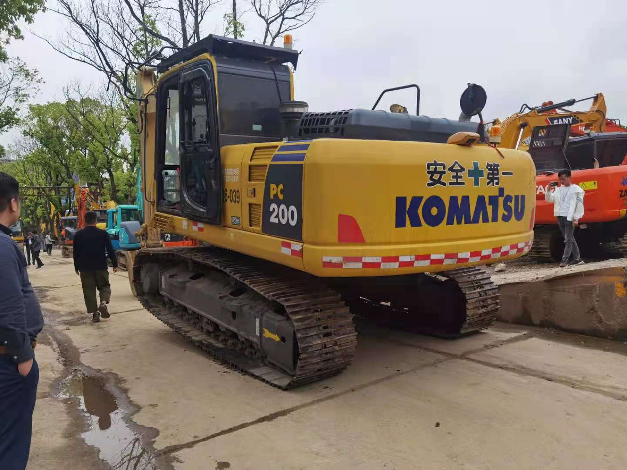 KOMATSU PC200-8 - Верижен багер: снимка 2 KOMATSU PC200-8 - Верижен багер: снимка 2