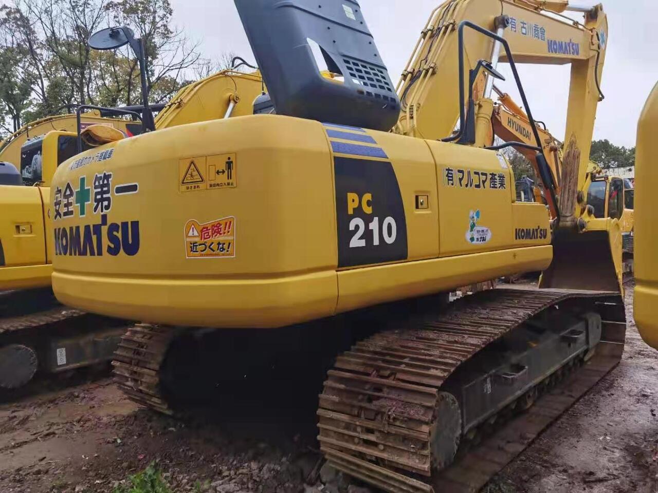 KOMATSU PC210-8 - Верижен багер: снимка 1 KOMATSU PC210-8 - Верижен багер: снимка 1