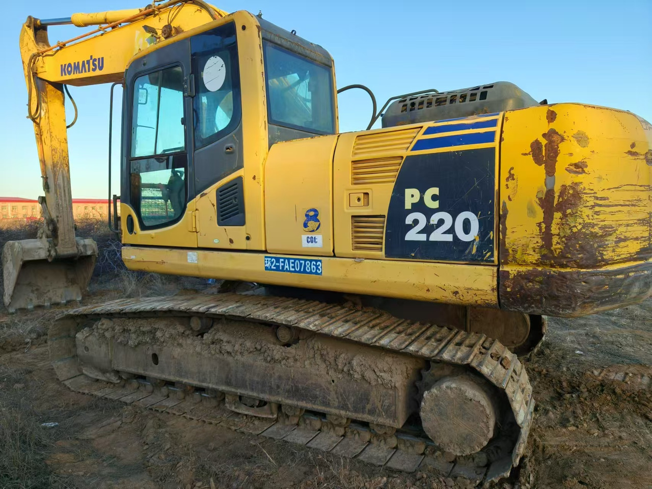 KOMATSU PC220-8 - Верижен багер: снимка 1 KOMATSU PC220-8 - Верижен багер: снимка 1