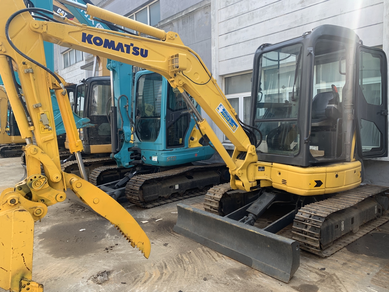 KOMATSU PC35MR - Верижен багер: снимка 2 KOMATSU PC35MR - Верижен багер: снимка 2