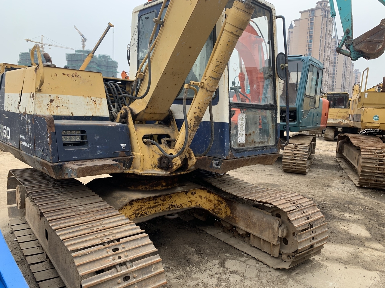 KOMATSU PC60-excavator - Верижен багер: снимка 1 KOMATSU PC60-excavator - Верижен багер: снимка 1