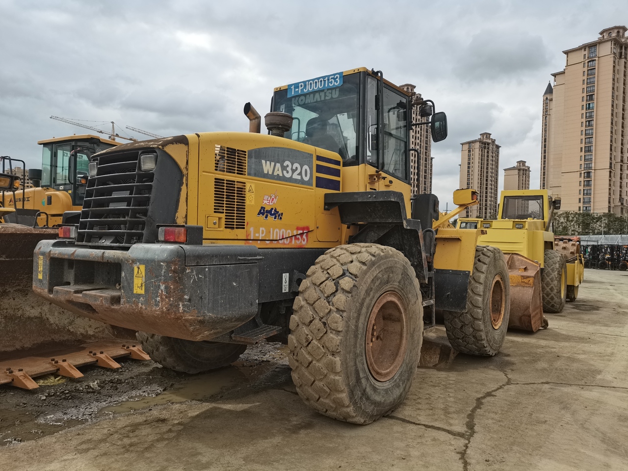 KOMATSU WA320-5 - Колесен товарач: снимка 3 KOMATSU WA320-5 - Колесен товарач: снимка 3