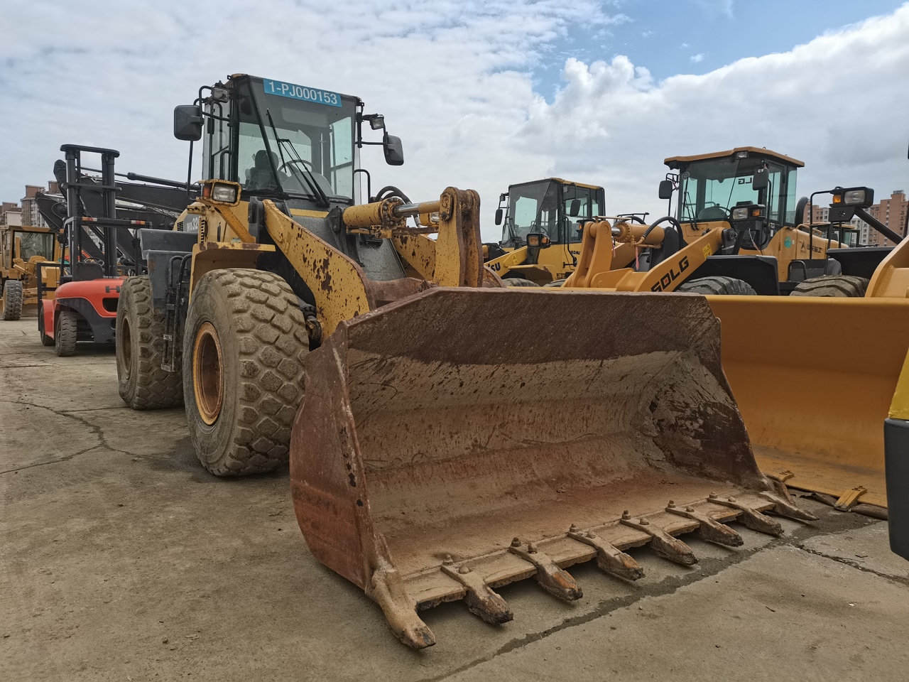 KOMATSU WA320-5 - Колесен товарач: снимка 4 KOMATSU WA320-5 - Колесен товарач: снимка 4