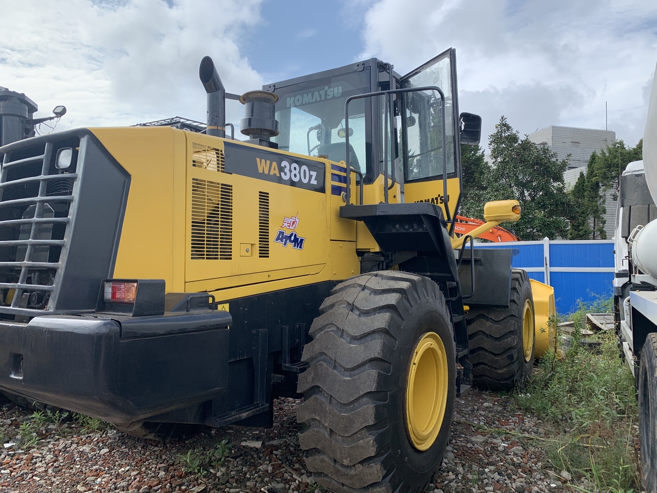 KOMATSU WA380Z - Колесен товарач: снимка 2 KOMATSU WA380Z - Колесен товарач: снимка 2