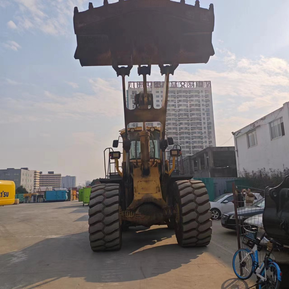 KOMATSU WA600-3 - Колесен товарач: снимка 3 KOMATSU WA600-3 - Колесен товарач: снимка 3