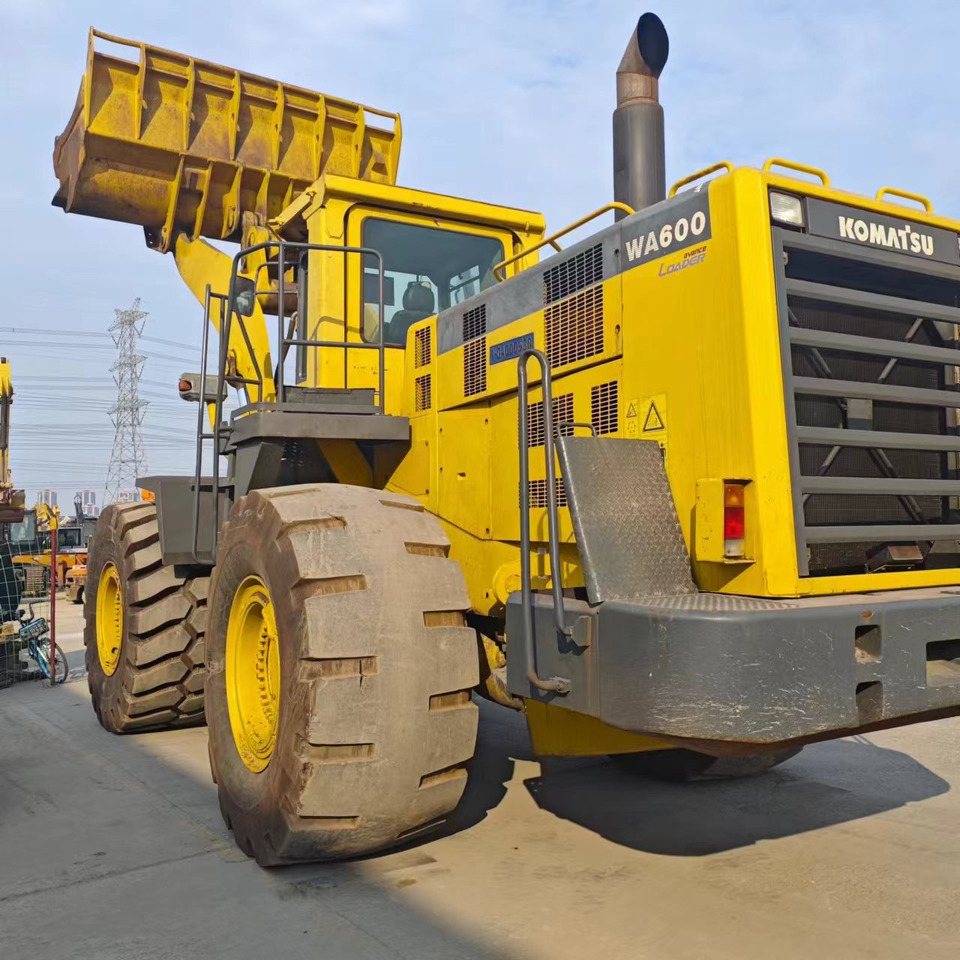 KOMATSU WA600-3 - Колесен товарач: снимка 3 KOMATSU WA600-3 - Колесен товарач: снимка 3