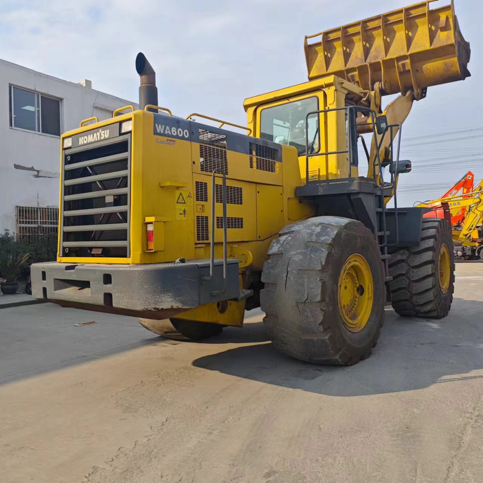 KOMATSU WA600-3 - Колесен товарач: снимка 2 KOMATSU WA600-3 - Колесен товарач: снимка 2