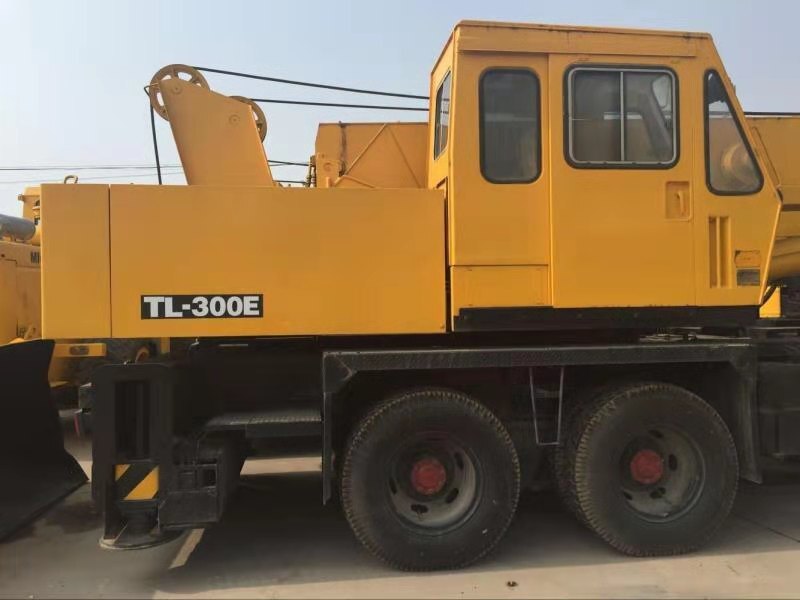 TADANO TL300-E - Кран: снимка 4 TADANO TL300-E - Кран: снимка 4