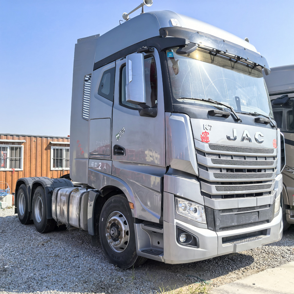 JAC 6x4 K7 - Влекач: снимка 2 JAC 6x4 K7 - Влекач: снимка 2