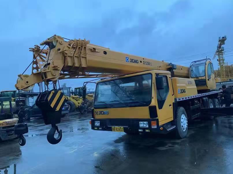 XCMG QY25K - Кран: снимка 1 XCMG QY25K - Кран: снимка 1