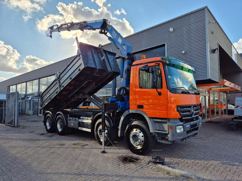 Mercedes-Benz Actros 3241 8X4 Containersysteem/ 20T HMF crane/ Manual - Мултилифт с кука камион, Камион с кран: снимка 1 Mercedes-Benz Actros 3241 8X4 Containersysteem/ 20T HMF crane/ Manual - Мултилифт с кука камион, Камион с кран: снимка 1