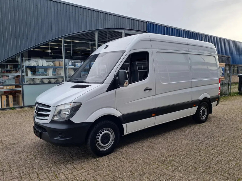 Mercedes-Benz Sprinter 314 CDI/ L2H2/ Aut./ Airco/ Camera/ Navi - Товарен бус: снимка 4 Mercedes-Benz Sprinter 314 CDI/ L2H2/ Aut./ Airco/ Camera/ Navi - Товарен бус: снимка 4