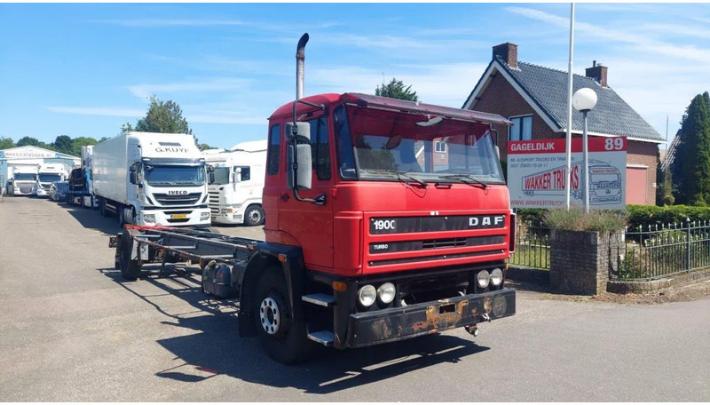 DAF 1900 4X2 HOLLAND TUCK FULL STEEL SUSPENSION MANUAL GEARBOX - Шаси кабина: снимка 3 DAF 1900 4X2 HOLLAND TUCK FULL STEEL SUSPENSION MANUAL GEARBOX - Шаси кабина: снимка 3