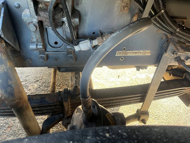 DAF CF 85.340 8X4 HOLLAND TRUCK FULL STEEL SUSPENSION MANUAL ZF GEARBOX - Камион с кабелна система: снимка 5 DAF CF 85.340 8X4 HOLLAND TRUCK FULL STEEL SUSPENSION MANUAL ZF GEARBOX - Камион с кабелна система: снимка 5