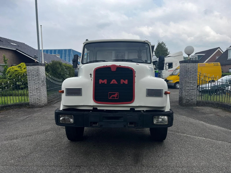 MAN 32.240 6x4 FULL STEEL SPRING KIPPER MANUAL GEARBOX - Самосвал камион: снимка 5 MAN 32.240 6x4 FULL STEEL SPRING KIPPER MANUAL GEARBOX - Самосвал камион: снимка 5