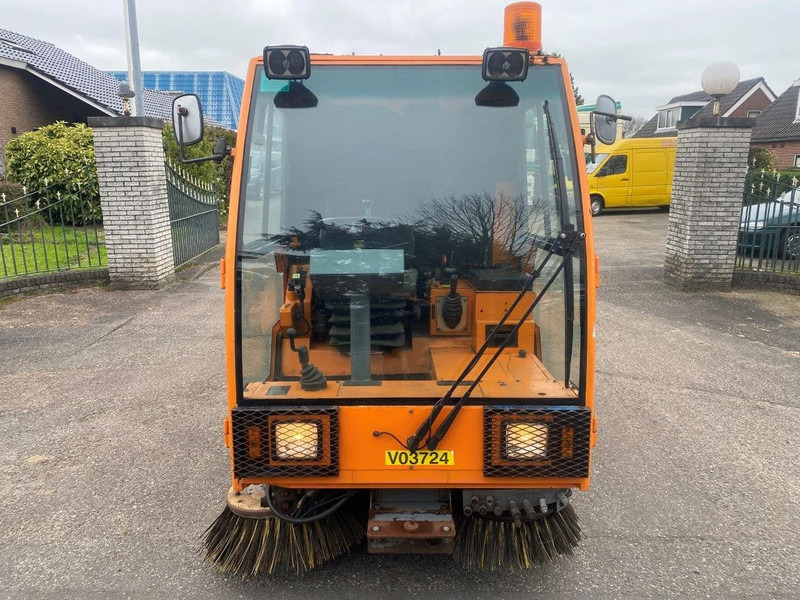 Nilfisk MFH2200 SWEEPER MFH 2200 CLEANER - Професионална метачна машина: снимка 2 Nilfisk MFH2200 SWEEPER MFH 2200 CLEANER - Професионална метачна машина: снимка 2