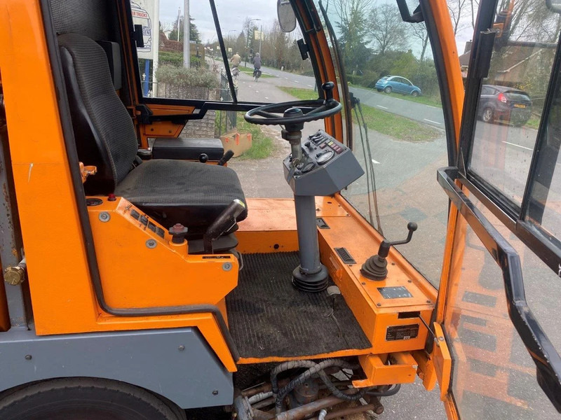 Nilfisk MFH2200 SWEEPER MFH 2200 CLEANER - Професионална метачна машина: снимка 4 Nilfisk MFH2200 SWEEPER MFH 2200 CLEANER - Професионална метачна машина: снимка 4