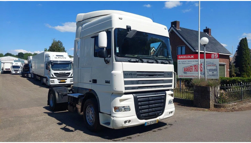 DAF XF 105.410 4x2 - Влекач: снимка 2 DAF XF 105.410 4x2 - Влекач: снимка 2