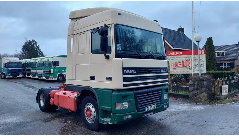 DAF XF 95.430 4x2 EURO 2 Manual Gearbox - Влекач: снимка 2 DAF XF 95.430 4x2 EURO 2 Manual Gearbox - Влекач: снимка 2