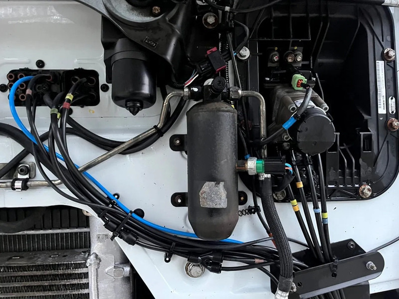 Renault Premium 460 AUTOMATIC RETARDER 2012 - Влекач: снимка 4 Renault Premium 460 AUTOMATIC RETARDER 2012 - Влекач: снимка 4