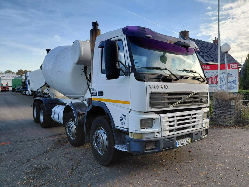 Volvo FM 12.340 8x4 Mixer Steel Suspension - Бетоновоз: снимка 2 Volvo FM 12.340 8x4 Mixer Steel Suspension - Бетоновоз: снимка 2