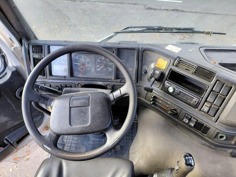 Бетоновоз Volvo FM 12.340 8x4 Mixer Steel Suspension: снимка 9 Бетоновоз Volvo FM 12.340 8x4 Mixer Steel Suspension: снимка 9