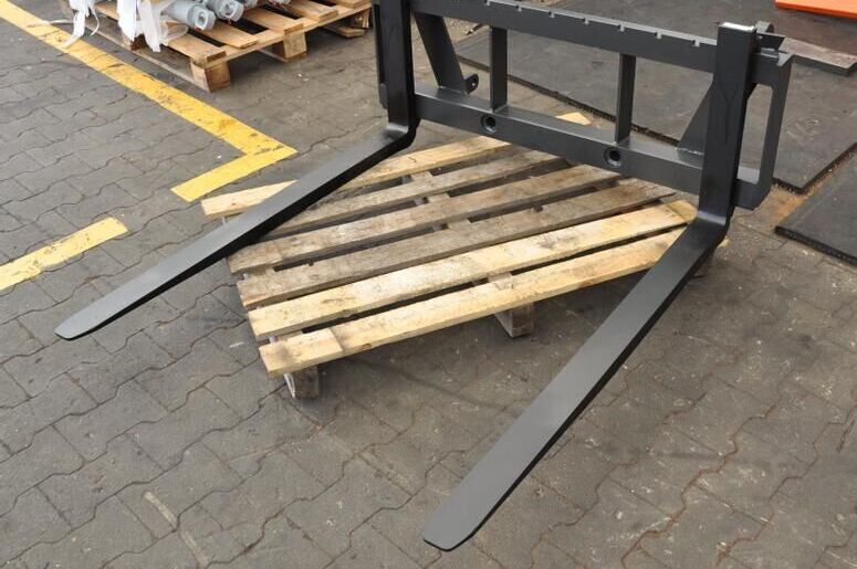 METAL-TECHNIK Paleciak / Frame with pallet forks - Вилици за Камион: снимка 2 METAL-TECHNIK Paleciak / Frame with pallet forks - Вилици за Камион: снимка 2