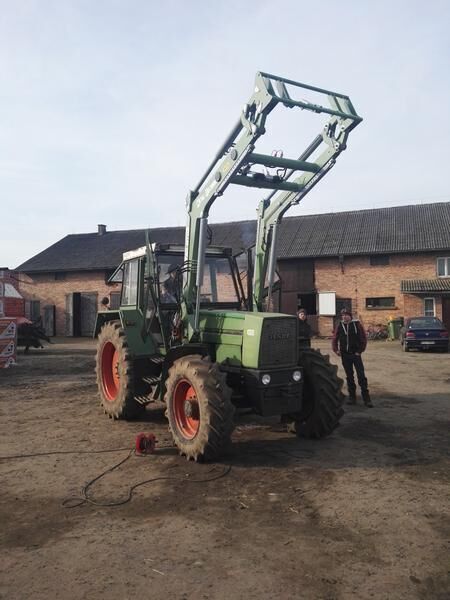 Metal-Technik Frontlader für FENDT 312 LSA / Ładowacz czołowy do FENDT 312 LSA - Челен товарач за трактор: снимка 2 Metal-Technik Frontlader für FENDT 312 LSA / Ładowacz czołowy do FENDT 312 LSA - Челен товарач за трактор: снимка 2