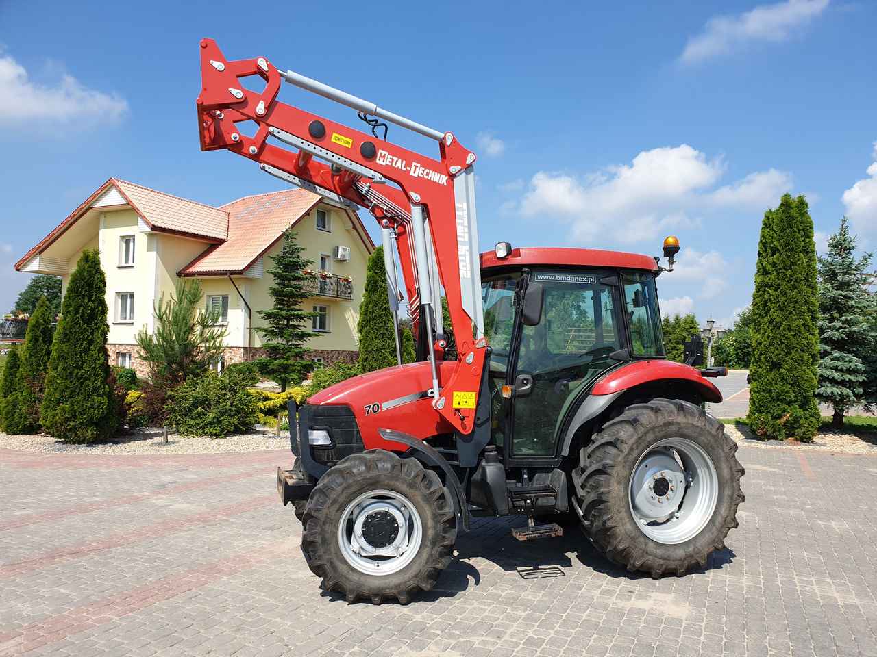 Metal-Technik Ładowacz czołowy do CASE FARMALL - Челен товарач за трактор за Трактор: снимка 1 Metal-Technik Ładowacz czołowy do CASE FARMALL - Челен товарач за трактор за Трактор: снимка 1