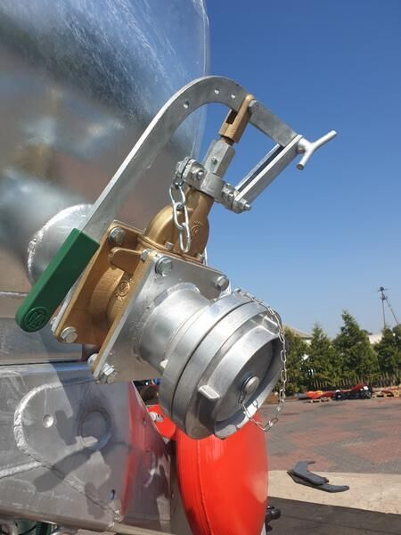POMOT Single-axial tanker truck/ Beczkowóz wóz asenizacyjny 8000 l - Цистерна за течен тор: снимка 3 POMOT Single-axial tanker truck/ Beczkowóz wóz asenizacyjny 8000 l - Цистерна за течен тор: снимка 3