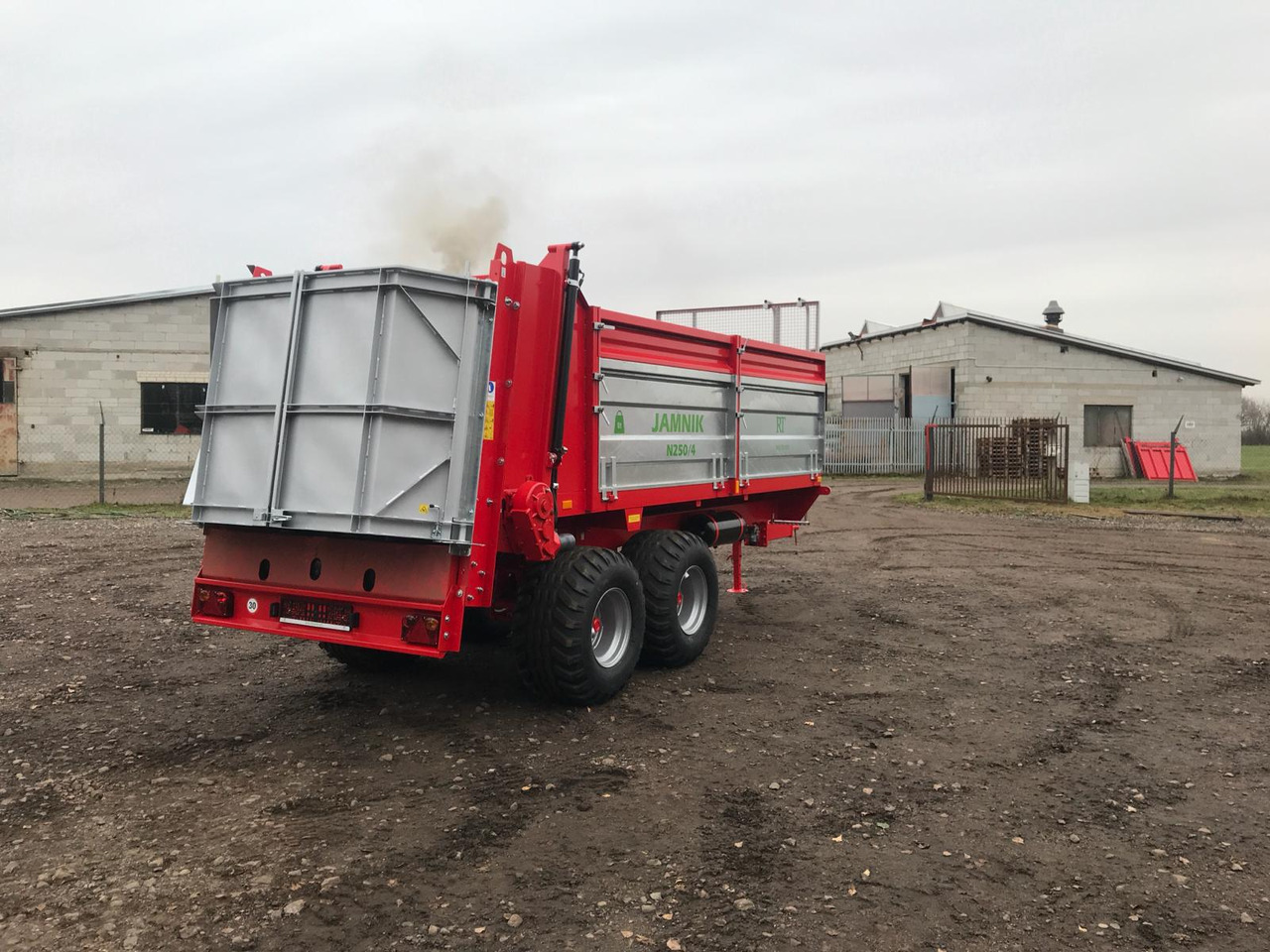 ROLTRANS N 250/4 Jamnik 8t - Разпръсквач за оборски тор: снимка 1 ROLTRANS N 250/4 Jamnik 8t - Разпръсквач за оборски тор: снимка 1