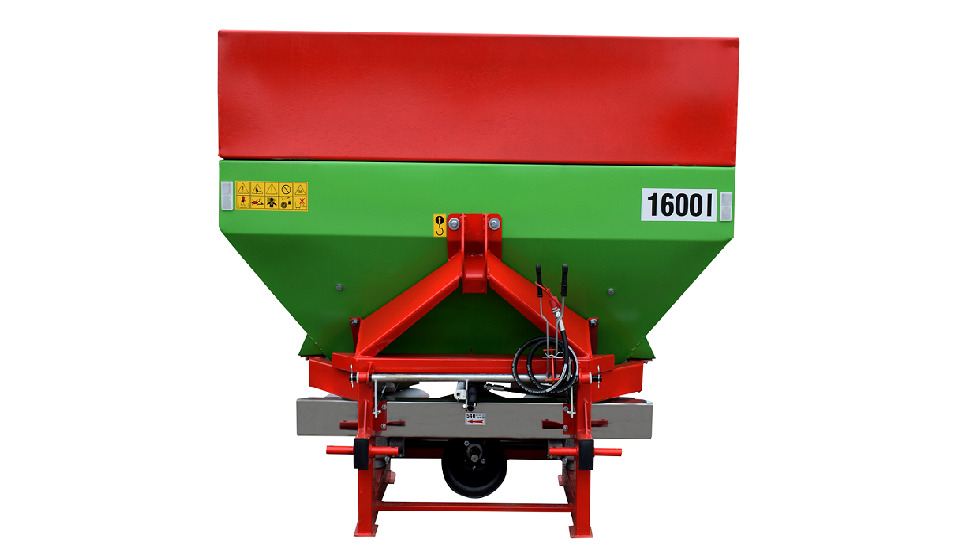 STRUMYK Tytan 1600 L - Тороразпръсквачка: снимка 1 STRUMYK Tytan 1600 L - Тороразпръсквачка: снимка 1