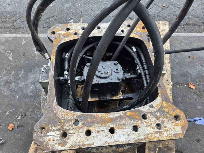 Verschtert head slewing ring caterpillar head attachment - Прикачен инвентар за Строителна техника: снимка 4 Verschtert head slewing ring caterpillar head attachment - Прикачен инвентар за Строителна техника: снимка 4