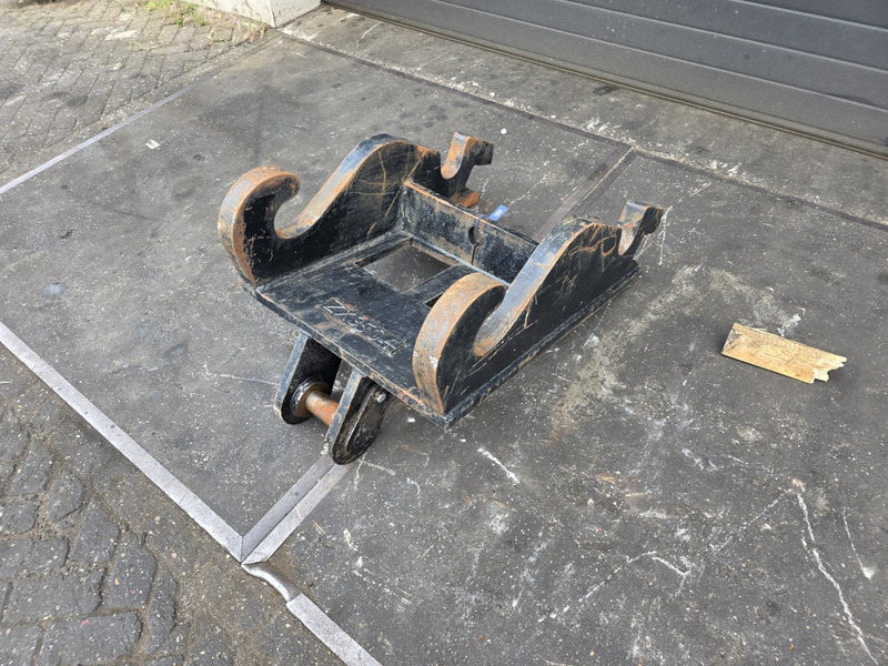 Adaptor plate cw55s kopplaat cw55s verachtert eurosteel - Бързо сменник за Строителна техника: снимка 1 Adaptor plate cw55s kopplaat cw55s verachtert eurosteel - Бързо сменник за Строителна техника: снимка 1