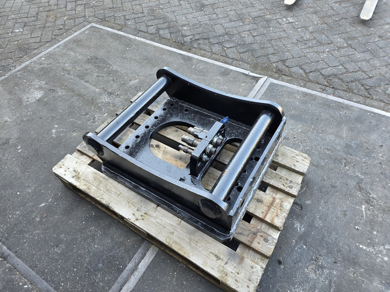 Fuchs fqc sennebogen adaptor plate FQC liebherr sennebogen fqc plate shear - Бързо сменник за Строителна техника: снимка 4 Fuchs fqc sennebogen adaptor plate FQC liebherr sennebogen fqc plate shear - Бързо сменник за Строителна техника: снимка 4