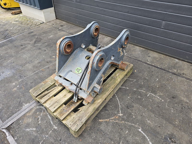 Hydraulische snelwissel cw45s cw45s coupler verachtert eurosteel - Бързо сменник за Строителна техника: снимка 1 Hydraulische snelwissel cw45s cw45s coupler verachtert eurosteel - Бързо сменник за Строителна техника: снимка 1