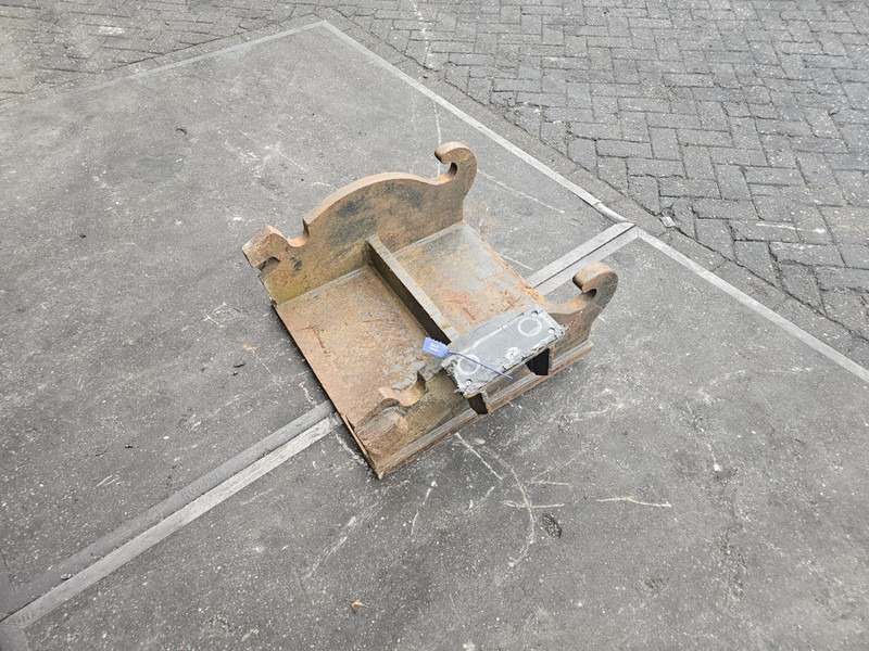 Kopplaat adaptor plate verachtert eurosteel cw30 cw40 adaptor plate - Бързо сменник за Строителна техника: снимка 4 Kopplaat adaptor plate verachtert eurosteel cw30 cw40 adaptor plate - Бързо сменник за Строителна техника: снимка 4