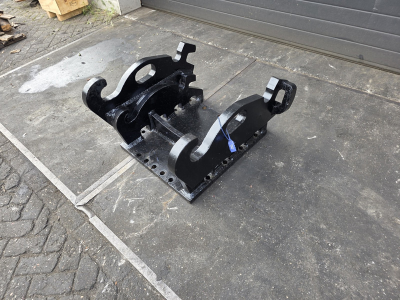 Kopplaat cw40 cw 45 adaptor plate cw45 cw 40 cw30 verachtert - Бързо сменник за Строителна техника: снимка 1 Kopplaat cw40 cw 45 adaptor plate cw45 cw 40 cw30 verachtert - Бързо сменник за Строителна техника: снимка 1