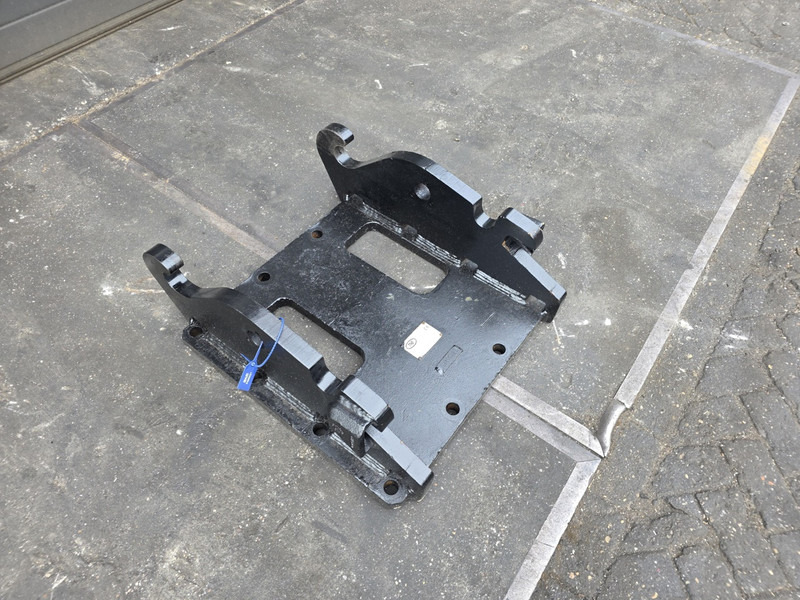 Kopplaat npk cw40 cw30 adapter plate verachtert cw40 - Бързо сменник за Строителна техника: снимка 2 Kopplaat npk cw40 cw30 adapter plate verachtert cw40 - Бързо сменник за Строителна техника: снимка 2