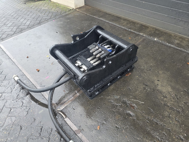 Kopplaat steelwrist oq80 oilquick 80 - Бързо сменник за Строителна техника: снимка 2 Kopplaat steelwrist oq80 oilquick 80 - Бързо сменник за Строителна техника: снимка 2