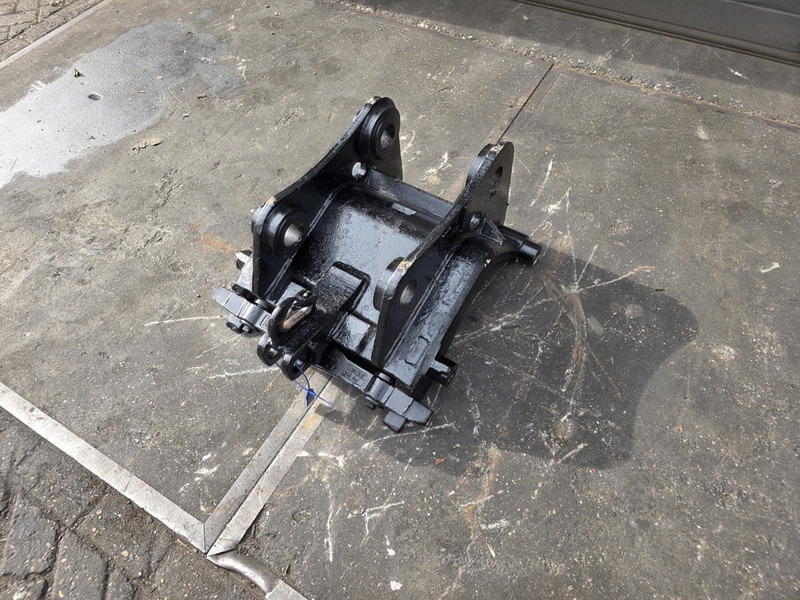 Snelwissel cw30 cw 40 verachtert coupler verachtert cw30 cw 40 - Бързо сменник за Строителна техника: снимка 1 Snelwissel cw30 cw 40 verachtert coupler verachtert cw30 cw 40 - Бързо сменник за Строителна техника: снимка 1