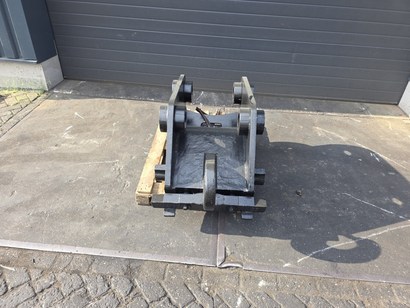 Snelwissel cw55s dx490 dx520 coupler doosan dx490 dx520 - Бързо сменник за Строителна техника: снимка 1 Snelwissel cw55s dx490 dx520 coupler doosan dx490 dx520 - Бързо сменник за Строителна техника: снимка 1