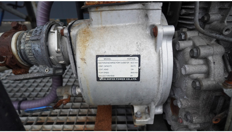 Burg 3 AXLE WATER TANK 29.975LTR - Полуремарке цистерна: снимка 5 Burg 3 AXLE WATER TANK 29.975LTR - Полуремарке цистерна: снимка 5