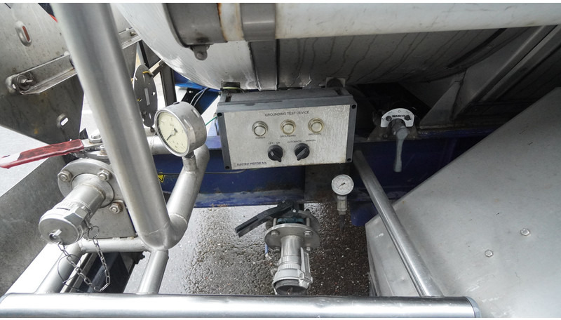 Burg 3 AXLE WATER TANK 32.000LTR - Полуремарке цистерна: снимка 4 Burg 3 AXLE WATER TANK 32.000LTR - Полуремарке цистерна: снимка 4