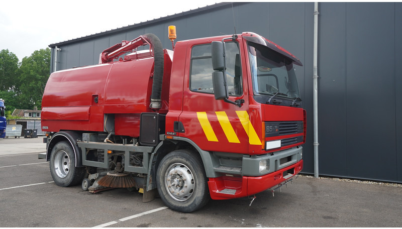 DAF 65.180 ATI STREET SWEPER RH DRIVE MANUAL GARBOX 96.000KM - Мотометачна машина: снимка 4 DAF 65.180 ATI STREET SWEPER RH DRIVE MANUAL GARBOX 96.000KM - Мотометачна машина: снимка 4