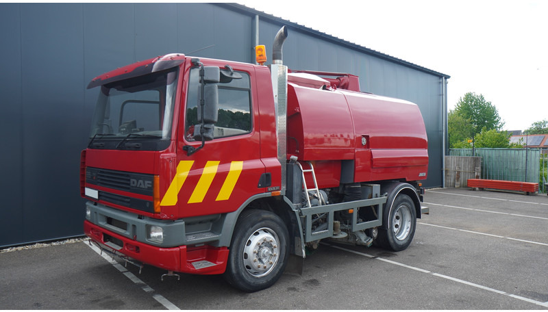 DAF 65.180 ATI STREET SWEPER RH DRIVE MANUAL GARBOX 96.000KM - Мотометачна машина: снимка 3 DAF 65.180 ATI STREET SWEPER RH DRIVE MANUAL GARBOX 96.000KM - Мотометачна машина: снимка 3